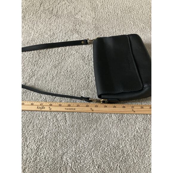 Portland Leather Black Metro Crossbody Shoulder Bag With Magnetic Closure - Picture 12 of 12